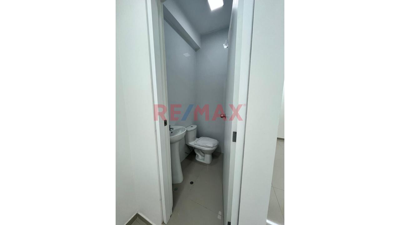 Alquilo Local Comercial Piso 3 - Gamarra - 2
