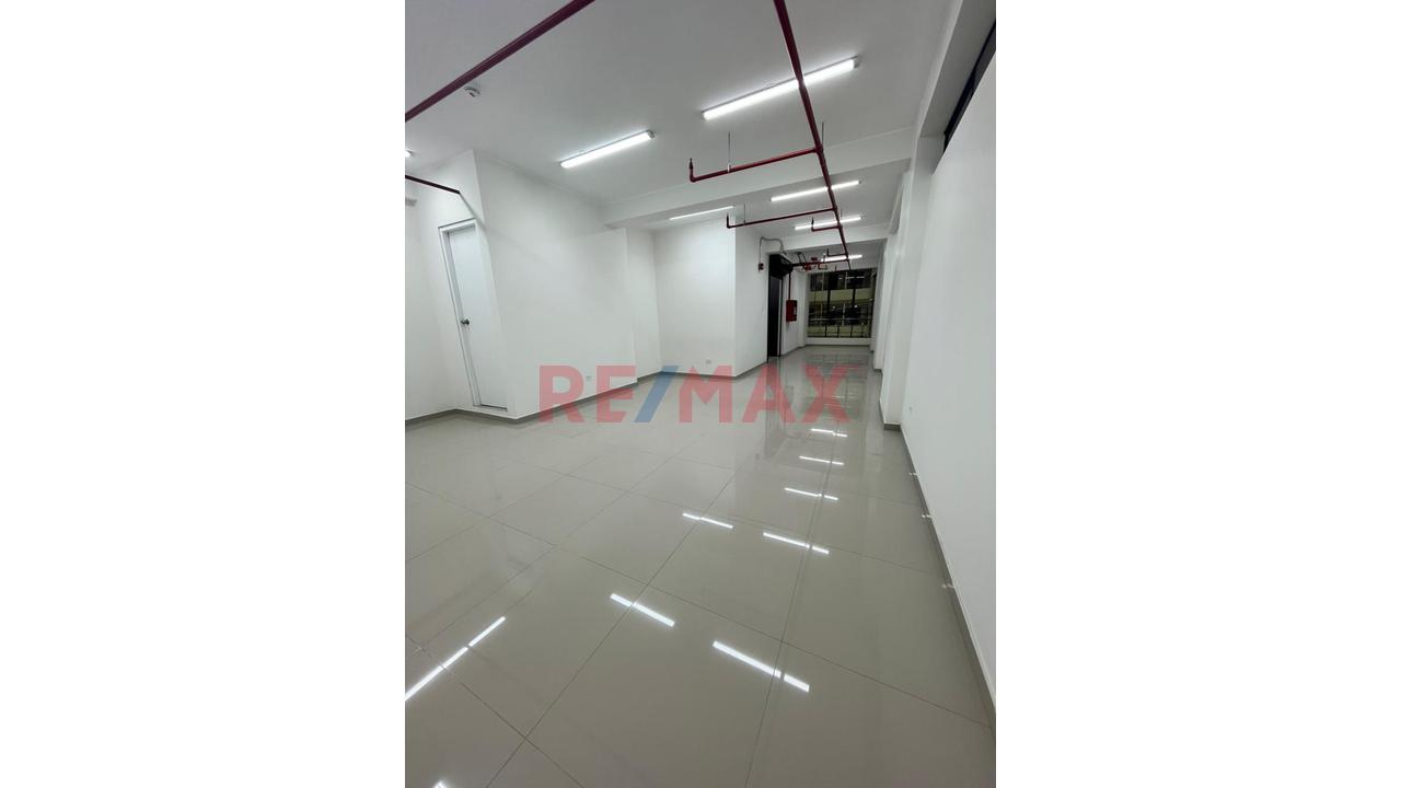 Alquilo Local Comercial Piso 3 - Gamarra - 1