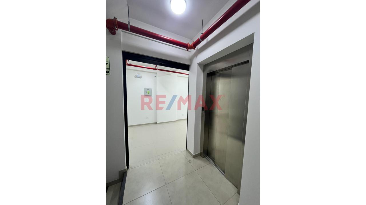 Alquilo Local Comercial Piso 3 - Gamarra - 3