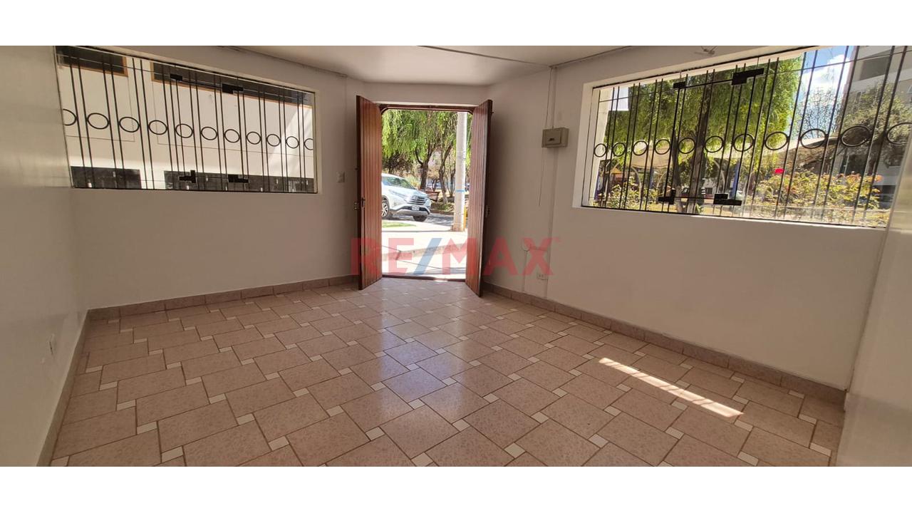Local Comercial En Alquiler – Excelente Ubicación — foto 3