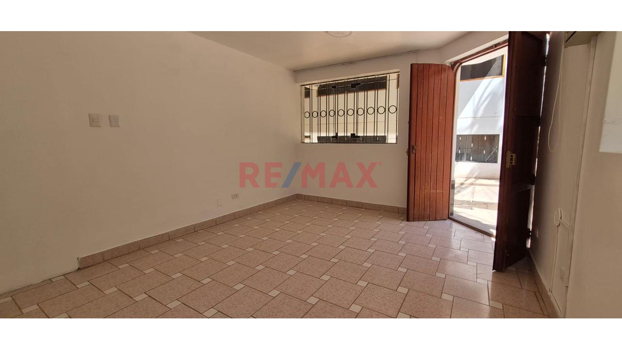 Local Comercial En Alquiler – Excelente Ubicación — foto 4