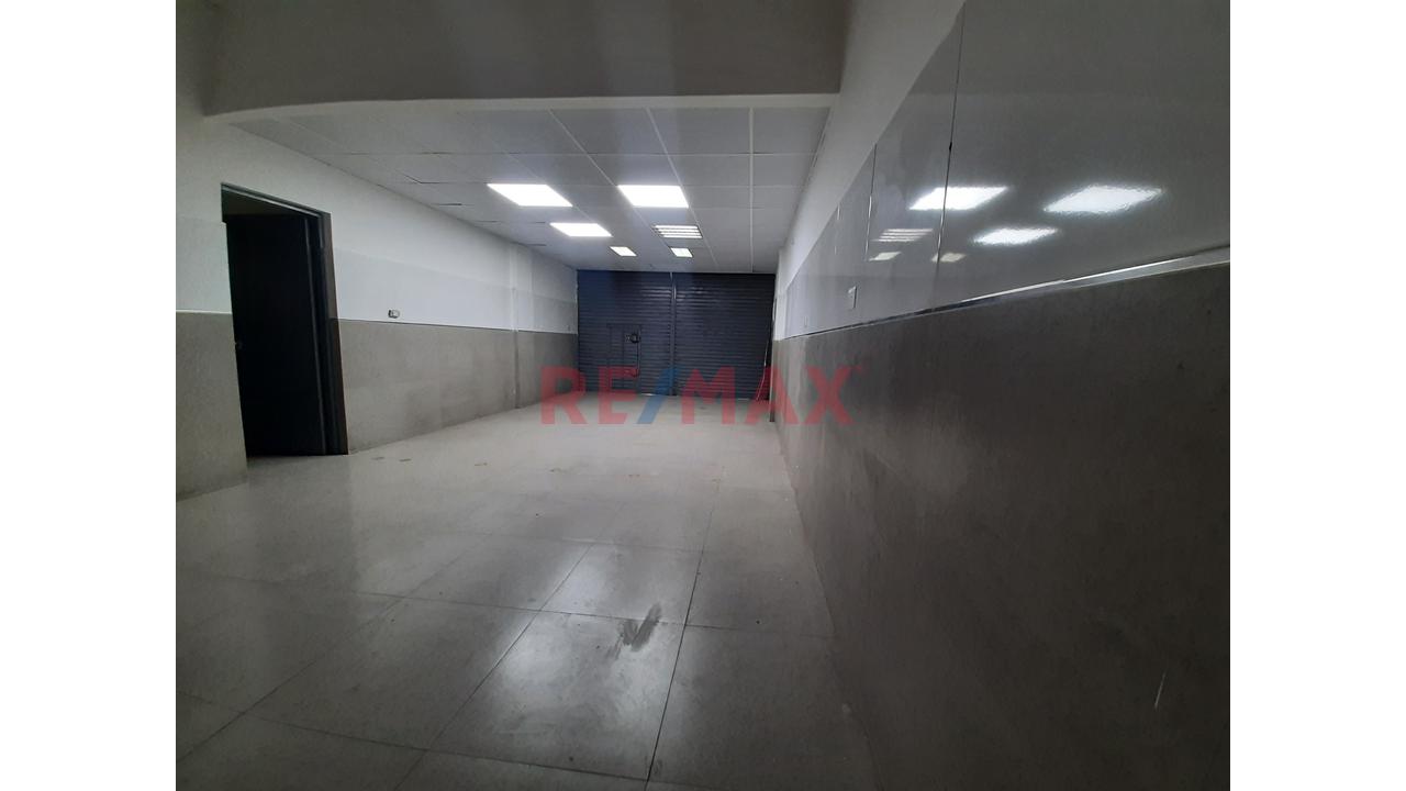 Local Comercial En Alquiler En Urb La Negrita - Puerta A La Calle — foto 4