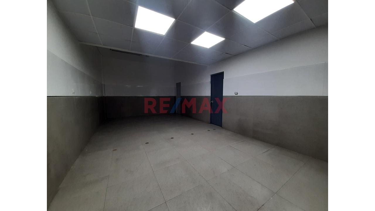 Local Comercial En Alquiler En Urb La Negrita - Puerta A La Calle — foto 5