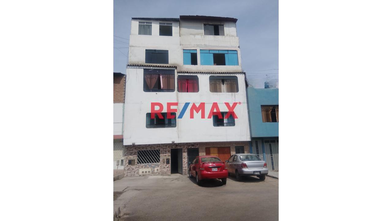 Se Vende Departamento Duplex  160 M2 En Carabayllo  $ 75,000 Dolares