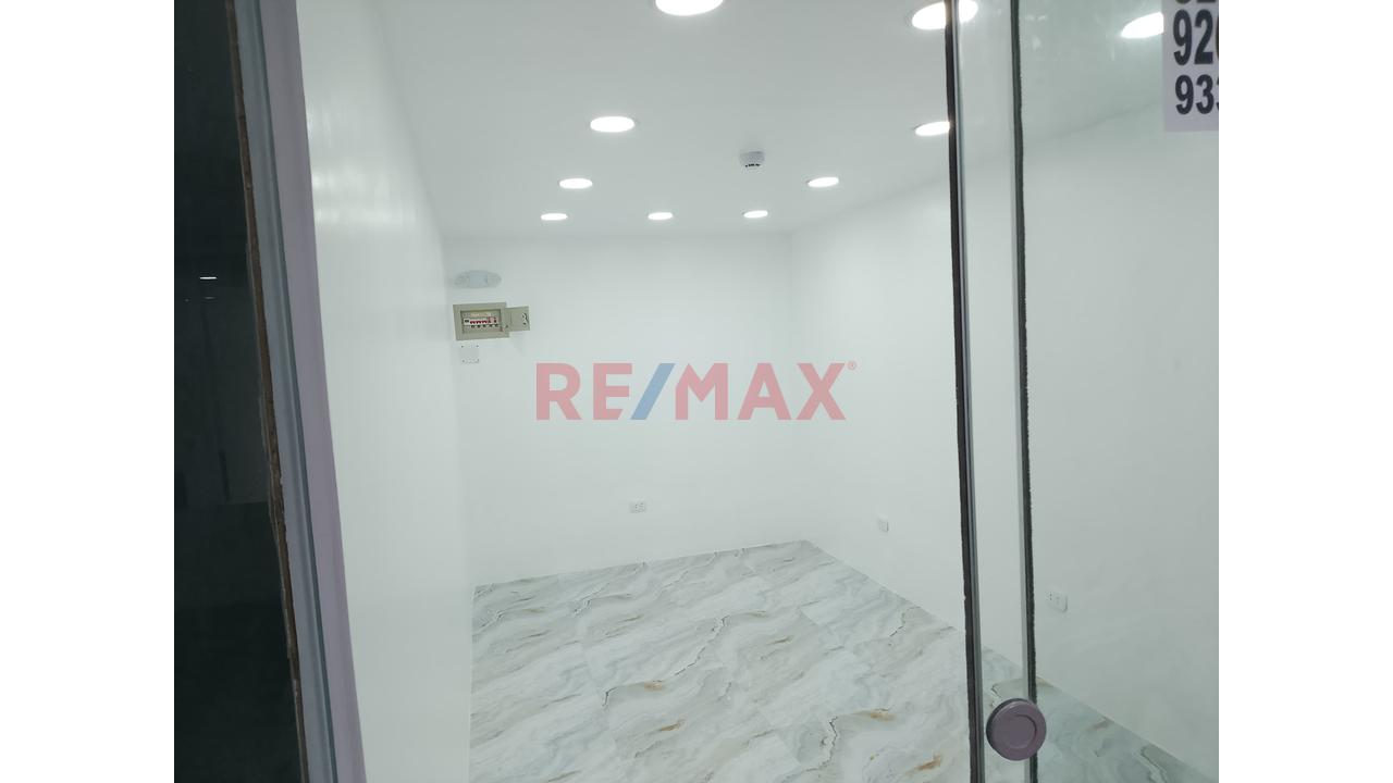 🏢✨ ¡Tu Negocio En El Corazón De San Isidro! 📍💼 🛍️ Local Comercial En Alquiler – Av. Camino Real 🔑✨ - 4