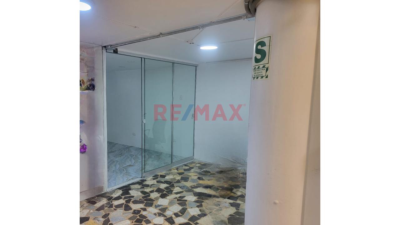 🏢✨ ¡Tu Negocio En El Corazón De San Isidro! 📍💼 🛍️ Local Comercial En Alquiler – Av. Camino Real 🔑✨ - 7