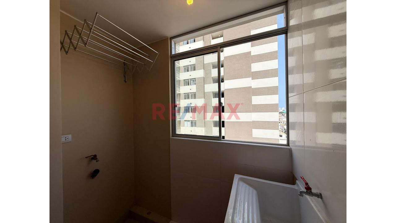 Departamento En San Miguel – Piso 8 | Balcón | 2 Dorm. + Opción A 3 | Condominio Alto Venezuela — foto 8