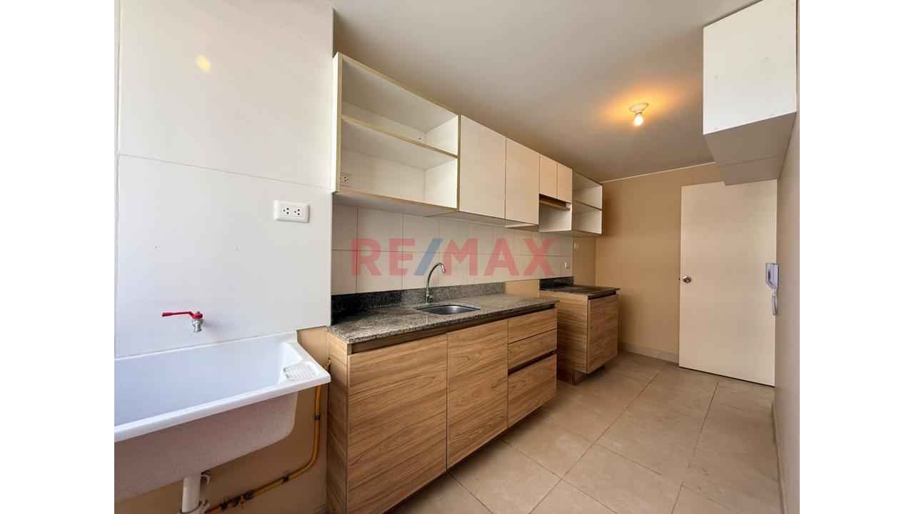 Departamento En San Miguel – Piso 8 | Balcón | 2 Dorm. + Opción A 3 | Condominio Alto Venezuela — foto 6