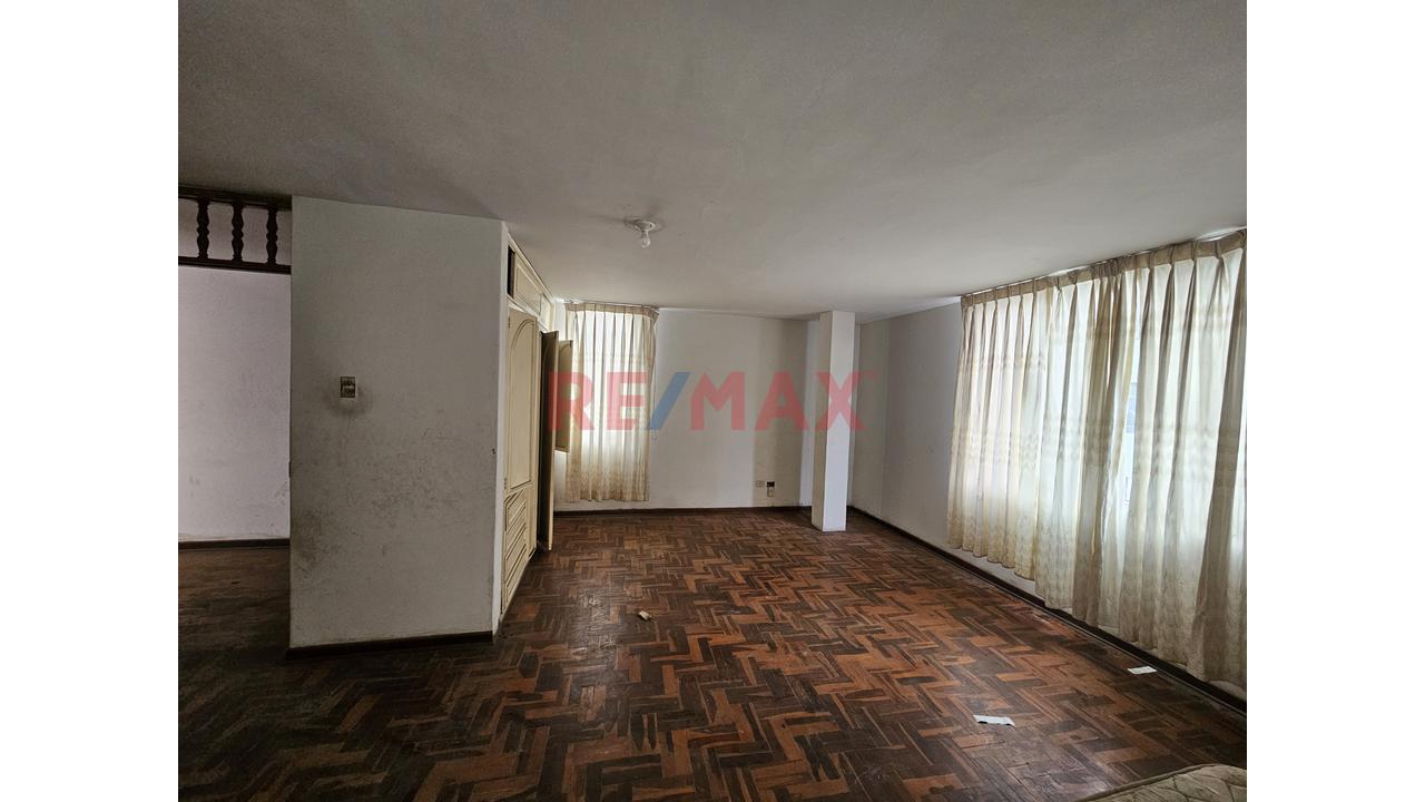 Casa En Esquina De 254 M² Con Piscina – A 1 Cuadra De Av. César Vallejo - 6
