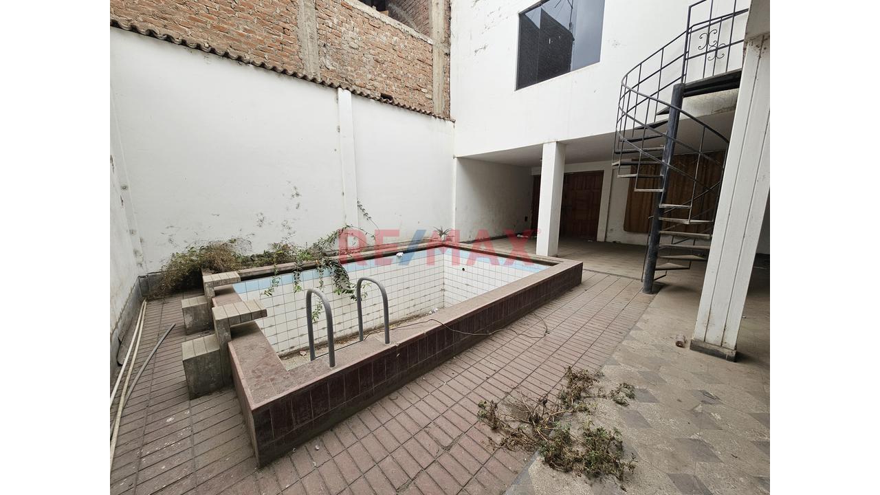 Casa En Esquina De 254 M² Con Piscina – A 1 Cuadra De Av. César Vallejo - 5