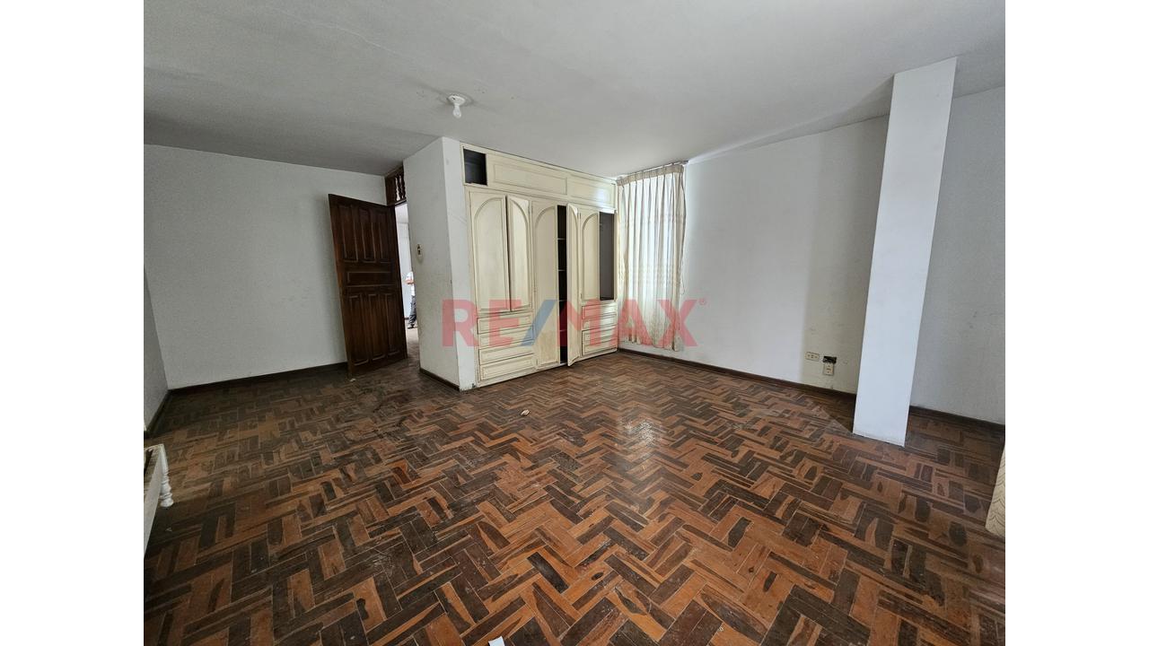 Casa En Esquina De 254 M² Con Piscina – A 1 Cuadra De Av. César Vallejo - 4