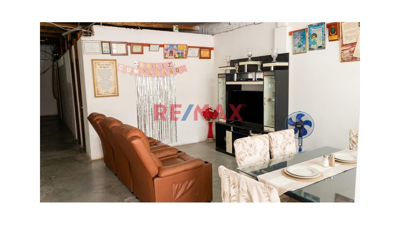 Venta De Casa En El Distrito De Ancon Mz N Lte 23 149M2