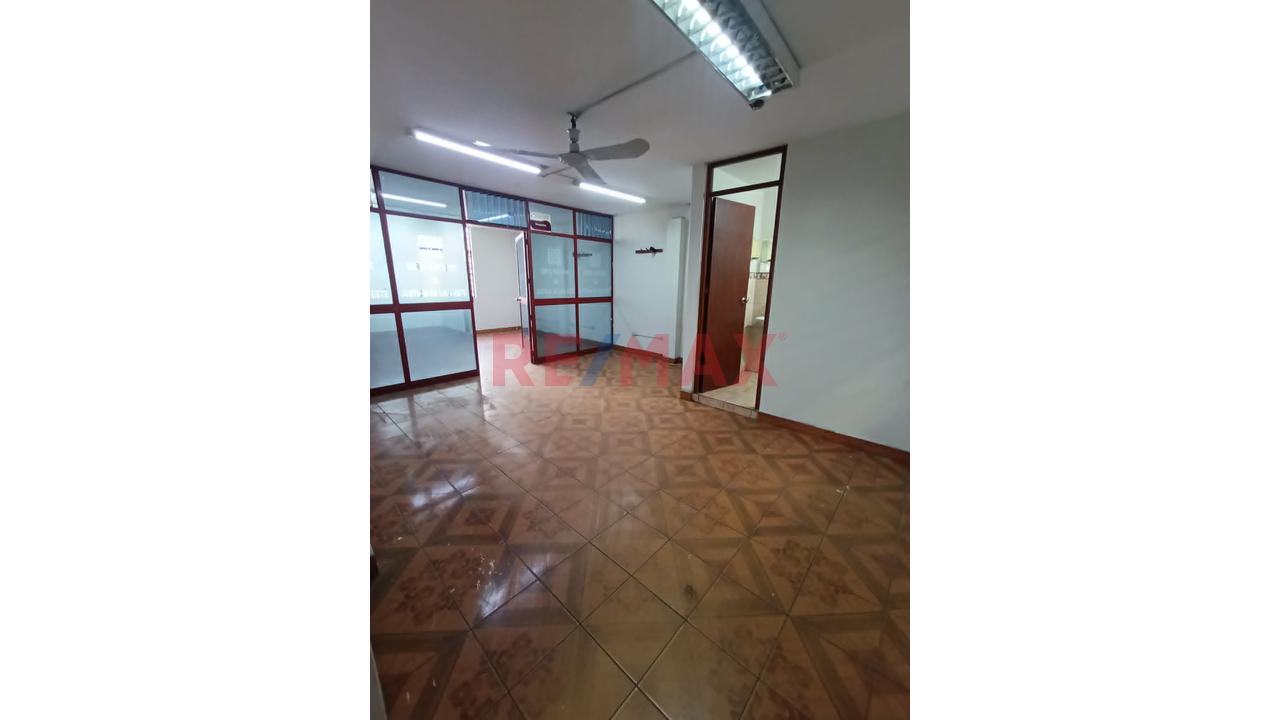 Alquilo Local Comercial 448M, 4 Pisos Mas Azotea, Av. Wiese Sjl - 9