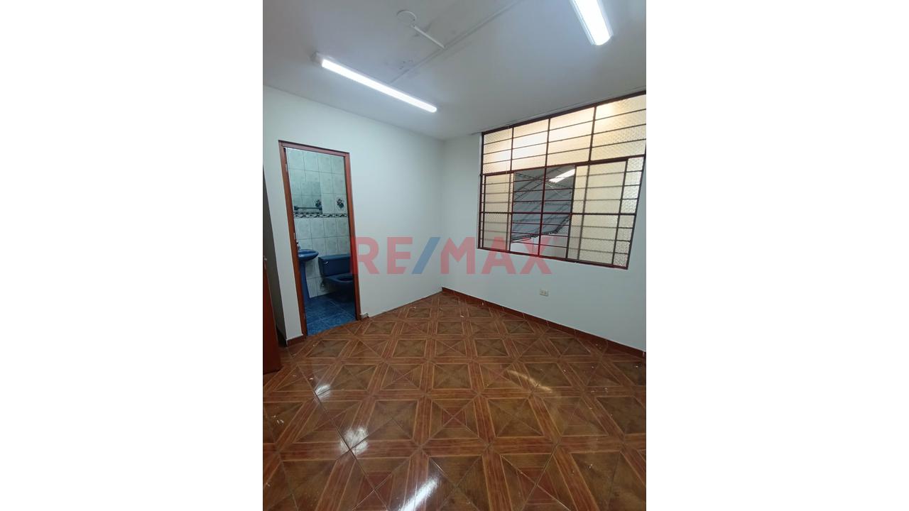 Alquilo Local Comercial 448M, 4 Pisos Mas Azotea, Av. Wiese Sjl - 16