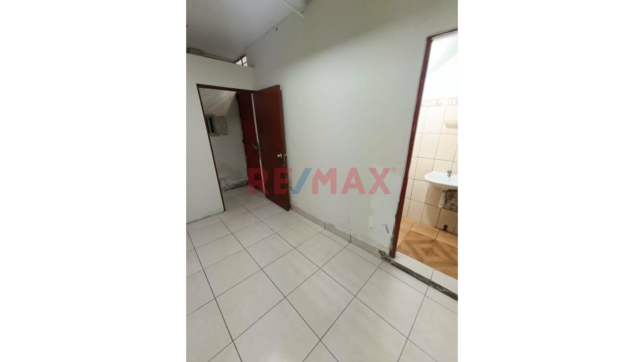Alquilo Local Comercial 448M, 4 Pisos Mas Azotea, Av. Wiese Sjl - 3