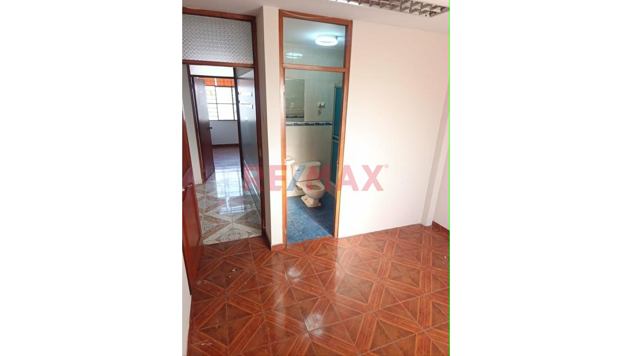 Alquilo Local Comercial 448M, 4 Pisos Mas Azotea, Av. Wiese Sjl - 15