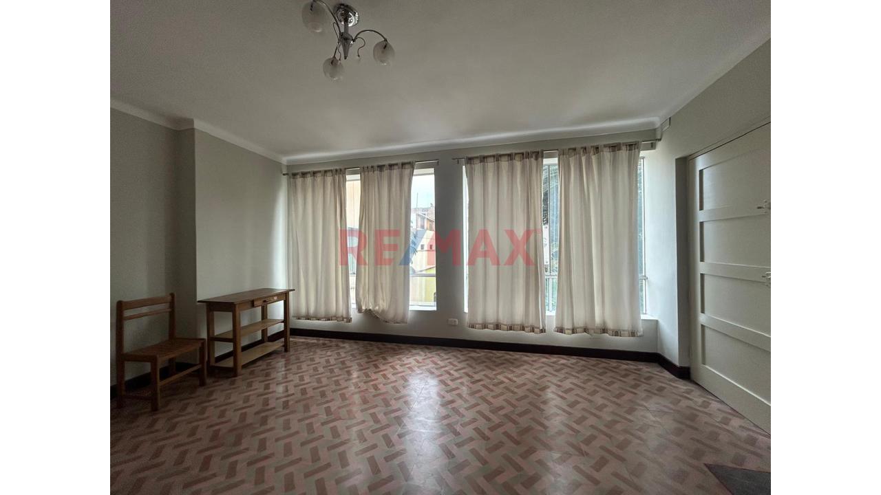 Departamento En Alquiler En Jesús María – 1 Dormitorio Con Vista A Parque | S/ 1,800 — foto 3