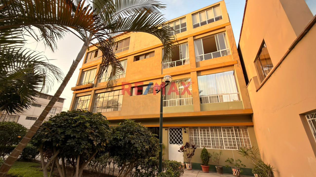 Departamento En Alquiler En Jesús María – 1 Dormitorio Con Vista A Parque | S/ 1,800