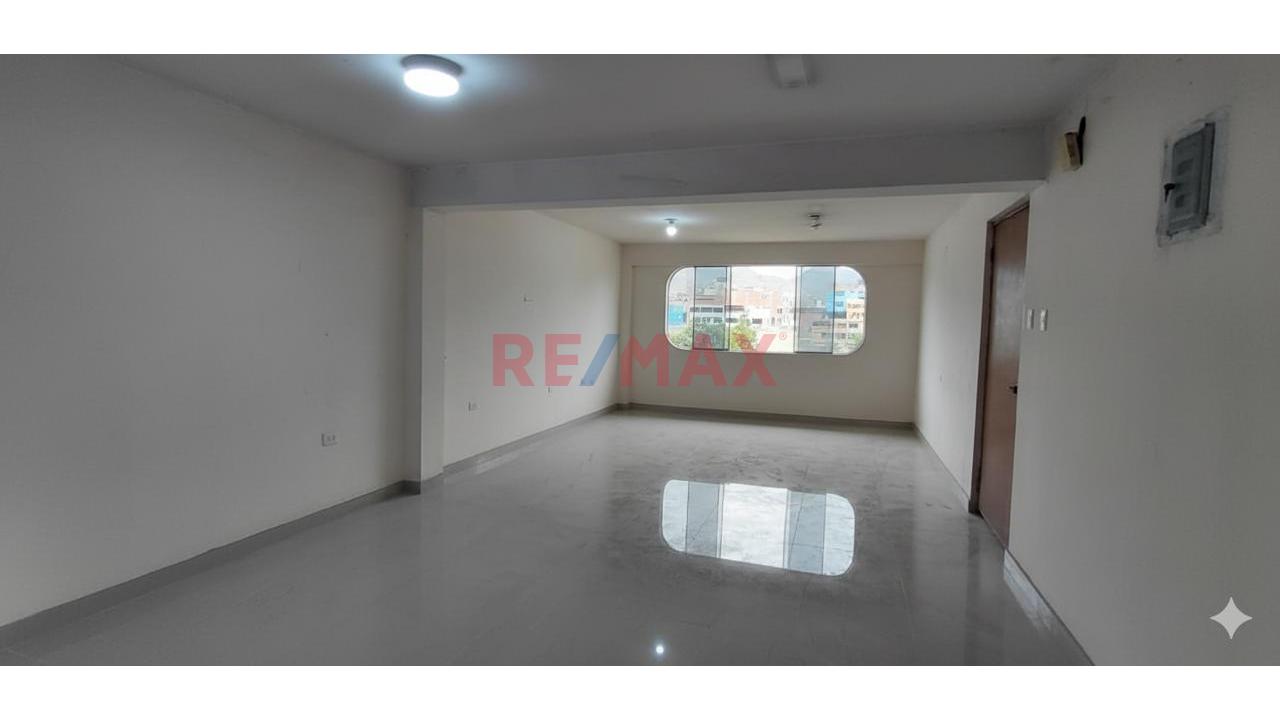Venta De Amplio Departamento En Sjl - 3