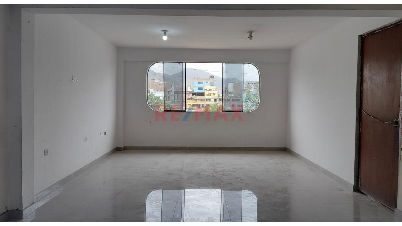 Venta De Amplio Departamento En Sjl - 2