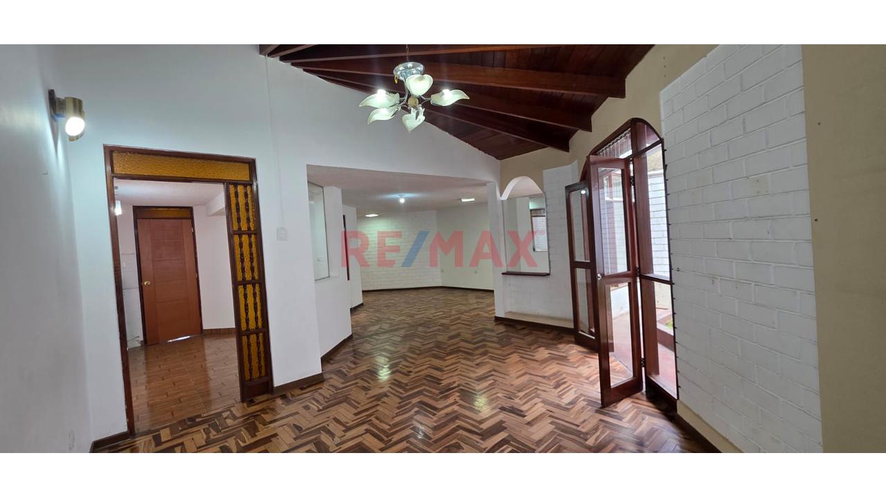 🏡 ¡Vendo Casa De 3 Pisos En Cercado De Lima – Ideal Para Vivir Y Generar Renta! 💰 - 5
