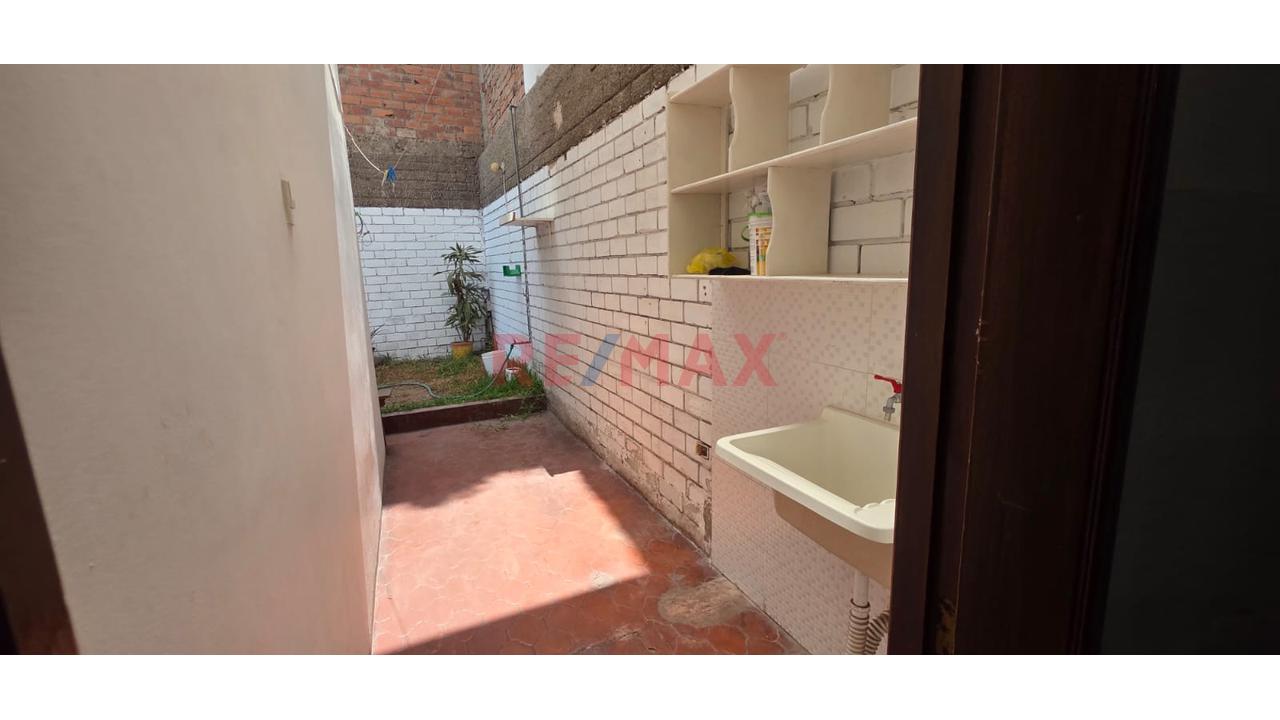 🏡 ¡Vendo Casa De 3 Pisos En Cercado De Lima – Ideal Para Vivir Y Generar Renta! 💰 - 10