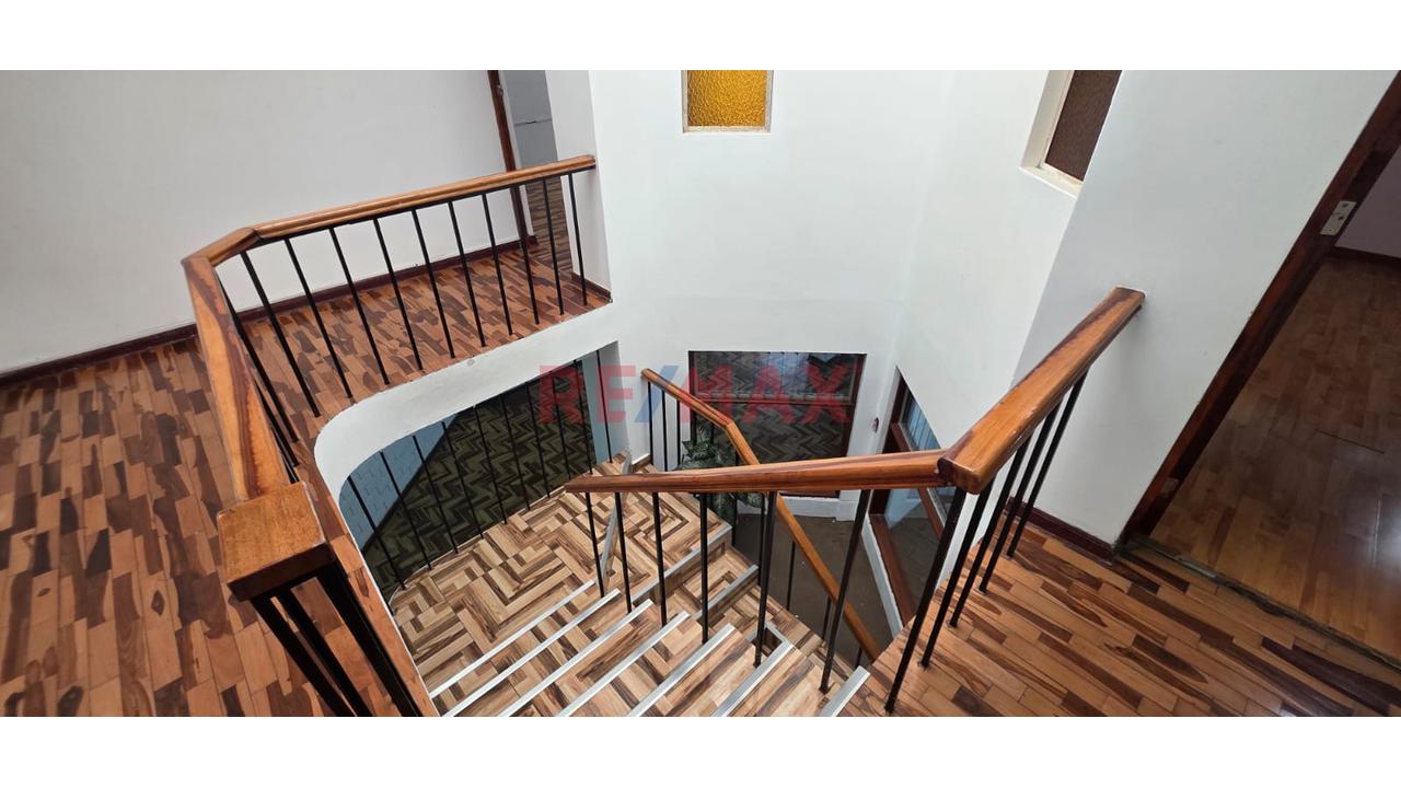 🏡 ¡Vendo Casa De 3 Pisos En Cercado De Lima – Ideal Para Vivir Y Generar Renta! 💰 - 11
