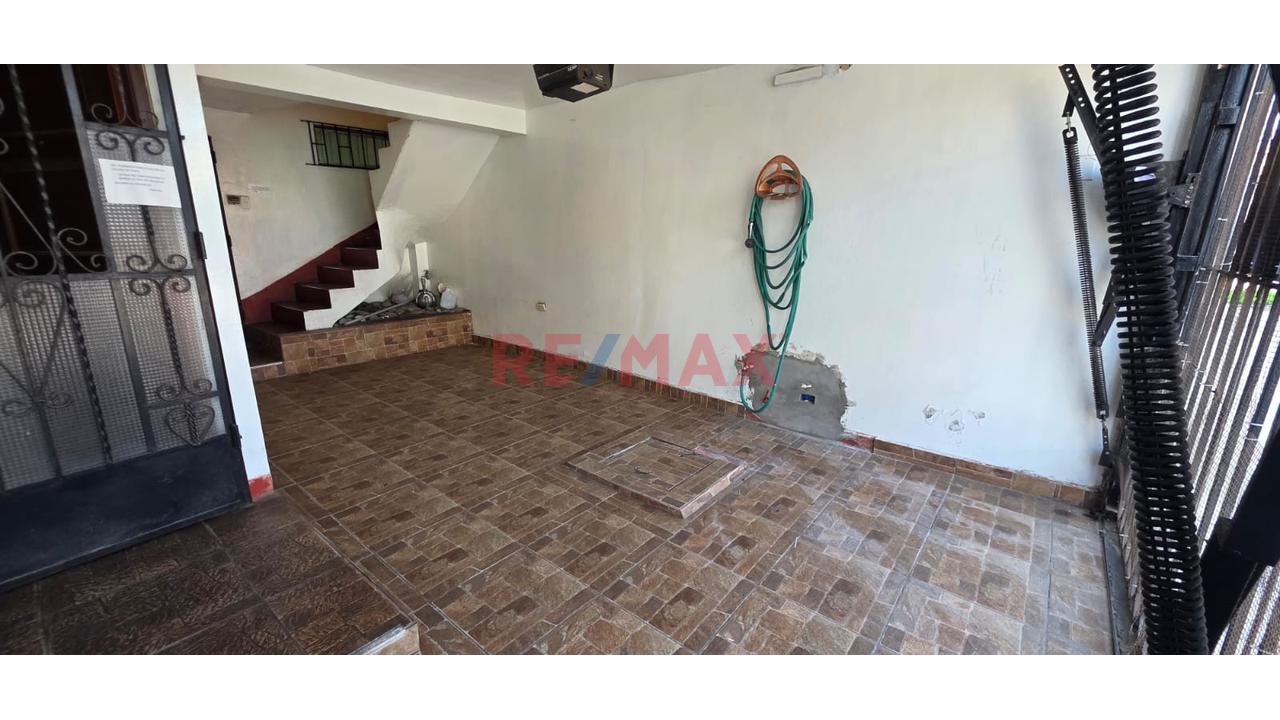 🏡 ¡Vendo Casa De 3 Pisos En Cercado De Lima – Ideal Para Vivir Y Generar Renta! 💰 - 4