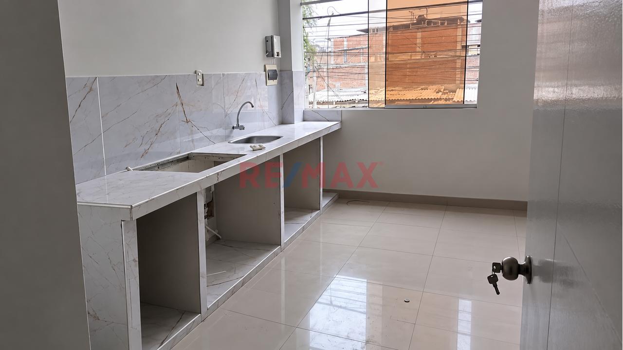 ¿Buscas Un Departamento Cómodo Para Tu Familia Enla Urb. Ignacio Merino? - Cerca A La Udep Y La Utp — foto 5