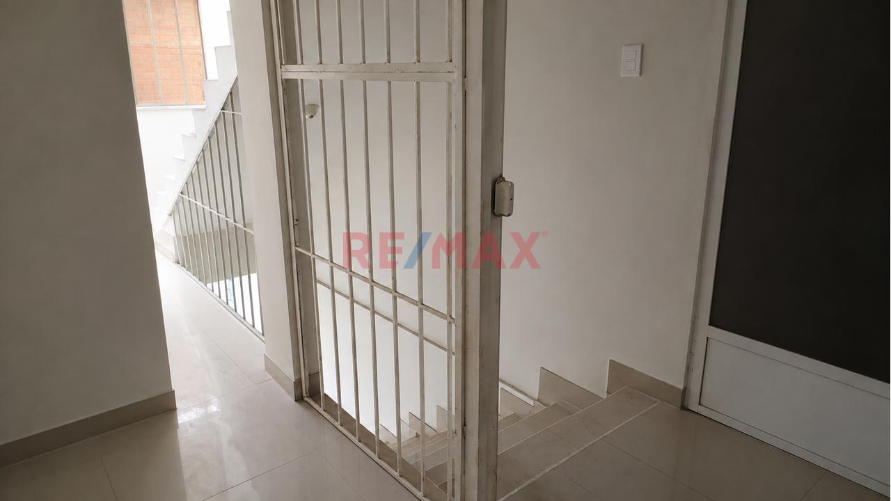 ¿Buscas Un Departamento Cómodo Para Tu Familia Enla Urb. Ignacio Merino? - Cerca A La Udep Y La Utp — foto 7