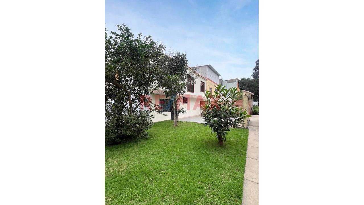 Casa En Venta En La Capullana Surco