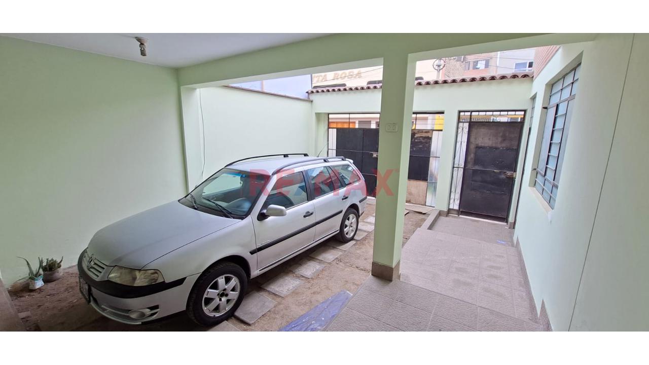 Se Vende Amplia Casa De 3 Pisos Frente A Parque - Ate - 4