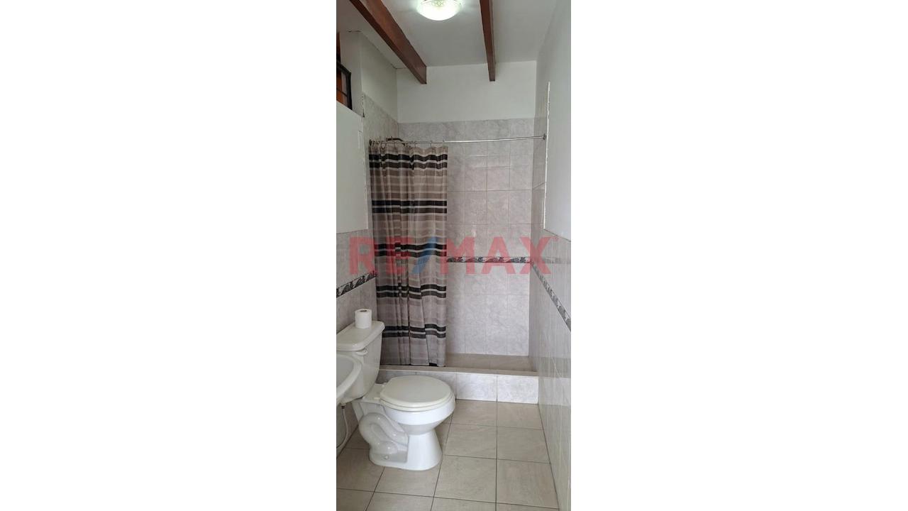 Se Vende Amplia Casa De 3 Pisos Frente A Parque - Ate - 14