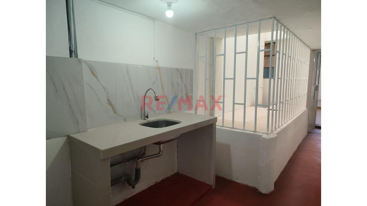 Se Alquila Oficina Comercial - 2