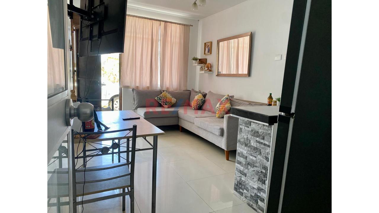 ✨✨Casa En Venta💰 A Precio De Ocasion 🚪Con Doble Frente🚪 📍 Urb. Palmeras 🏝️🌴-Centenario | Apta Para Credito Hipotecario✅ - 7