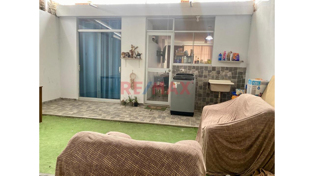 ✨✨Casa En Venta💰 A Precio De Ocasion 🚪Con Doble Frente🚪 📍 Urb. Palmeras 🏝️🌴-Centenario | Apta Para Credito Hipotecario✅ - 13