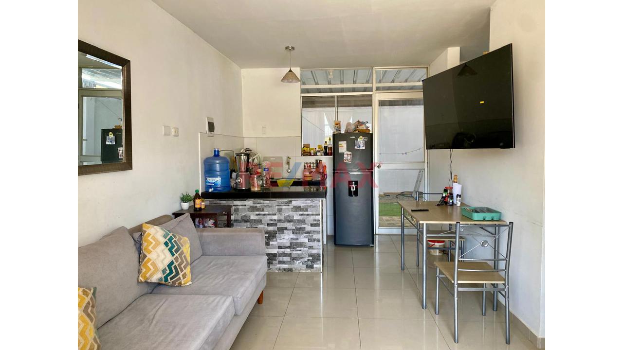 ✨✨Casa En Venta💰 A Precio De Ocasion 🚪Con Doble Frente🚪 📍 Urb. Palmeras 🏝️🌴-Centenario | Apta Para Credito Hipotecario✅ - 8