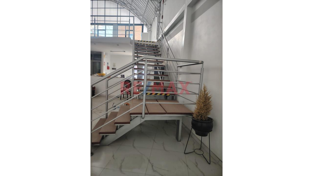 🏢 Local Comercial En Alquiler – 180 M² | Av. José Olaya - 2