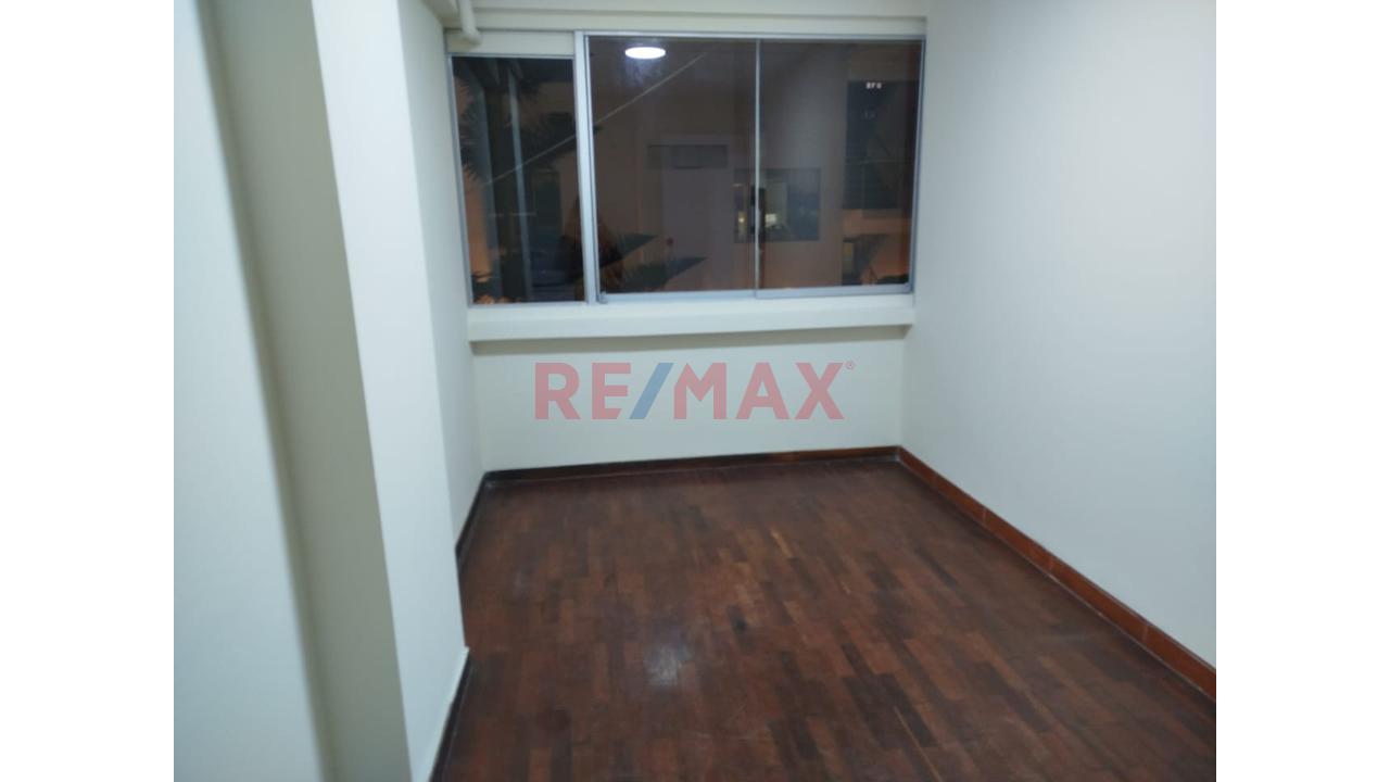 Venta De Oficina En Av. Venezuela – Ideal Consultorio U Oficina - 8