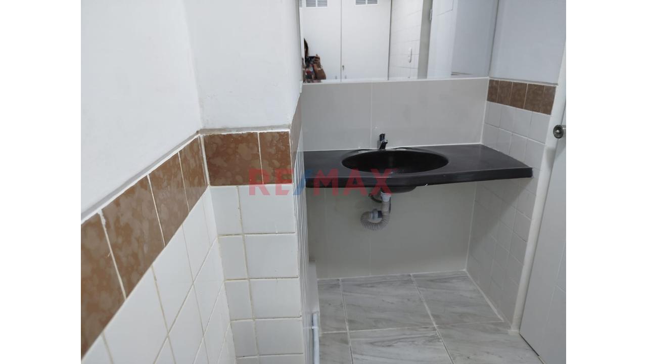 Venta De Oficina En Av. Venezuela – Ideal Consultorio U Oficina - 9