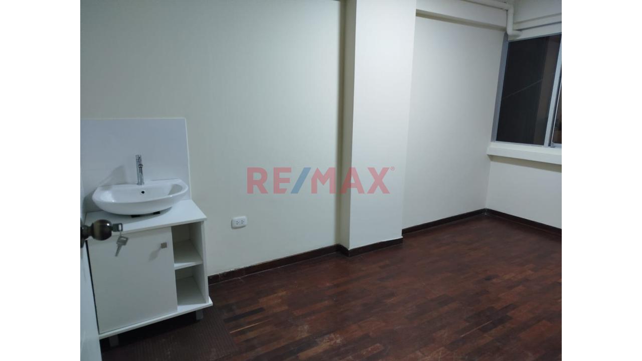 Venta De Oficina En Av. Venezuela – Ideal Consultorio U Oficina - 6