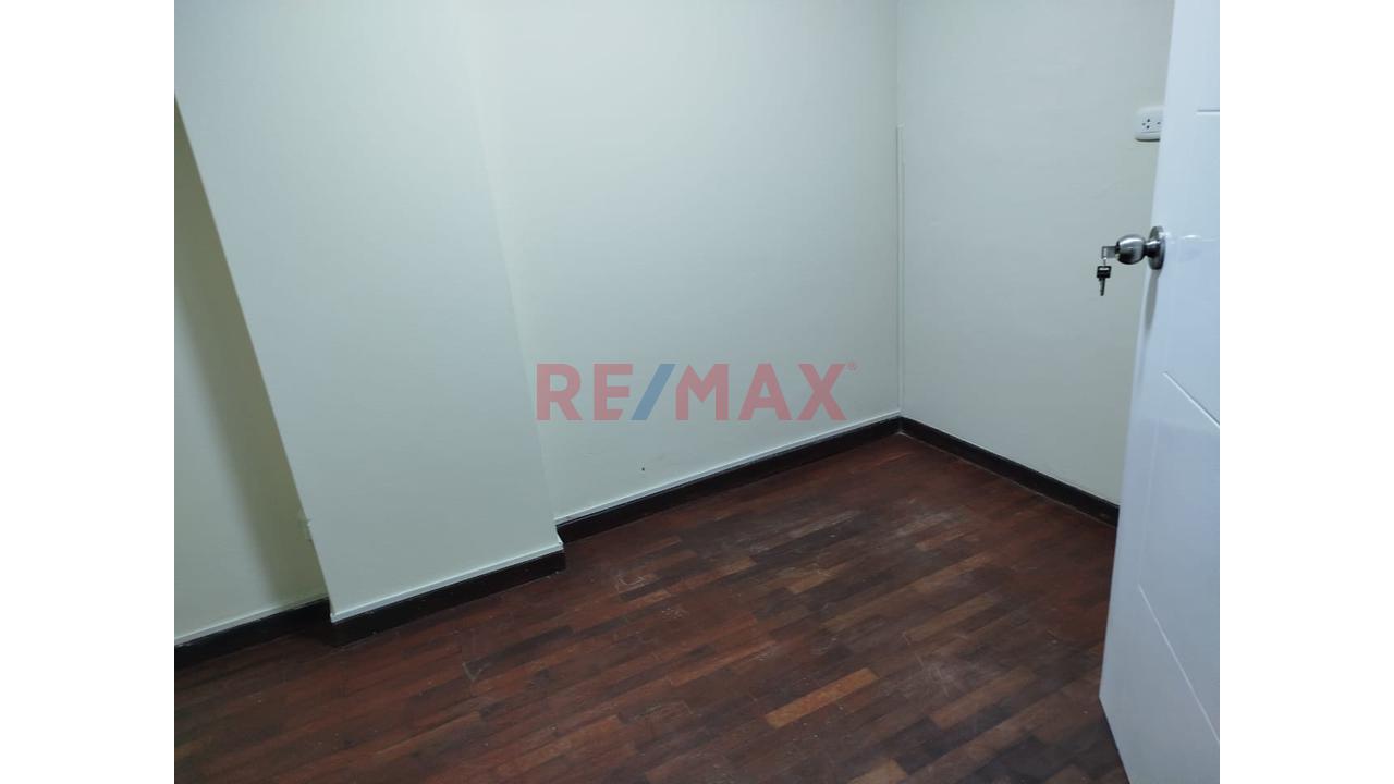 Venta De Oficina En Av. Venezuela – Ideal Consultorio U Oficina - 4