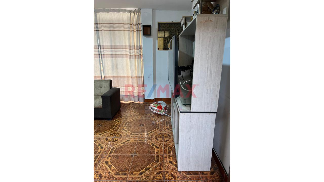 Oportunidad De Inversión | Casa + 2 Locales Comerciales En Urbanización Terrazas De Caraponguillo - 4