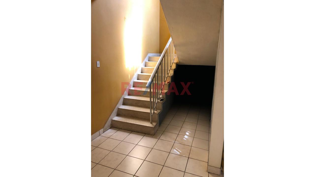 Casa En Venta Miraflores At 301.08 Ac 296 A Una Cuadra Del Parque Quiñones - 10