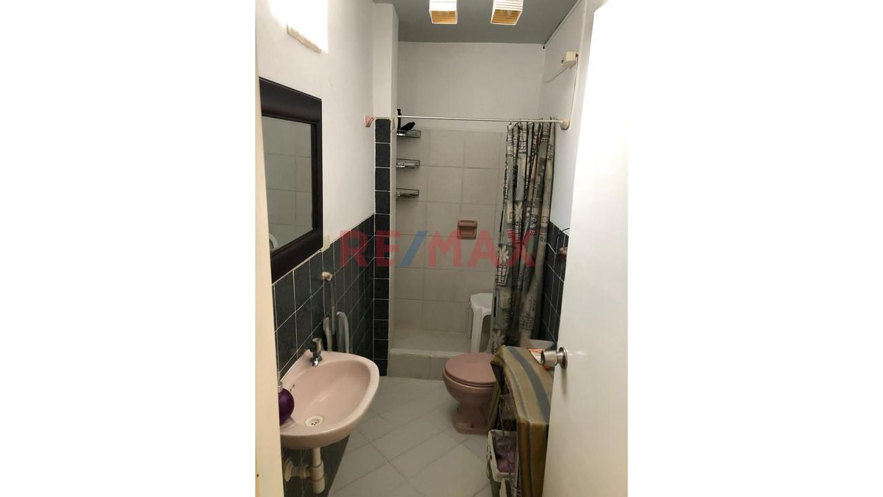 Casa En Venta Miraflores At 301.08 Ac 296 A Una Cuadra Del Parque Quiñones - 2