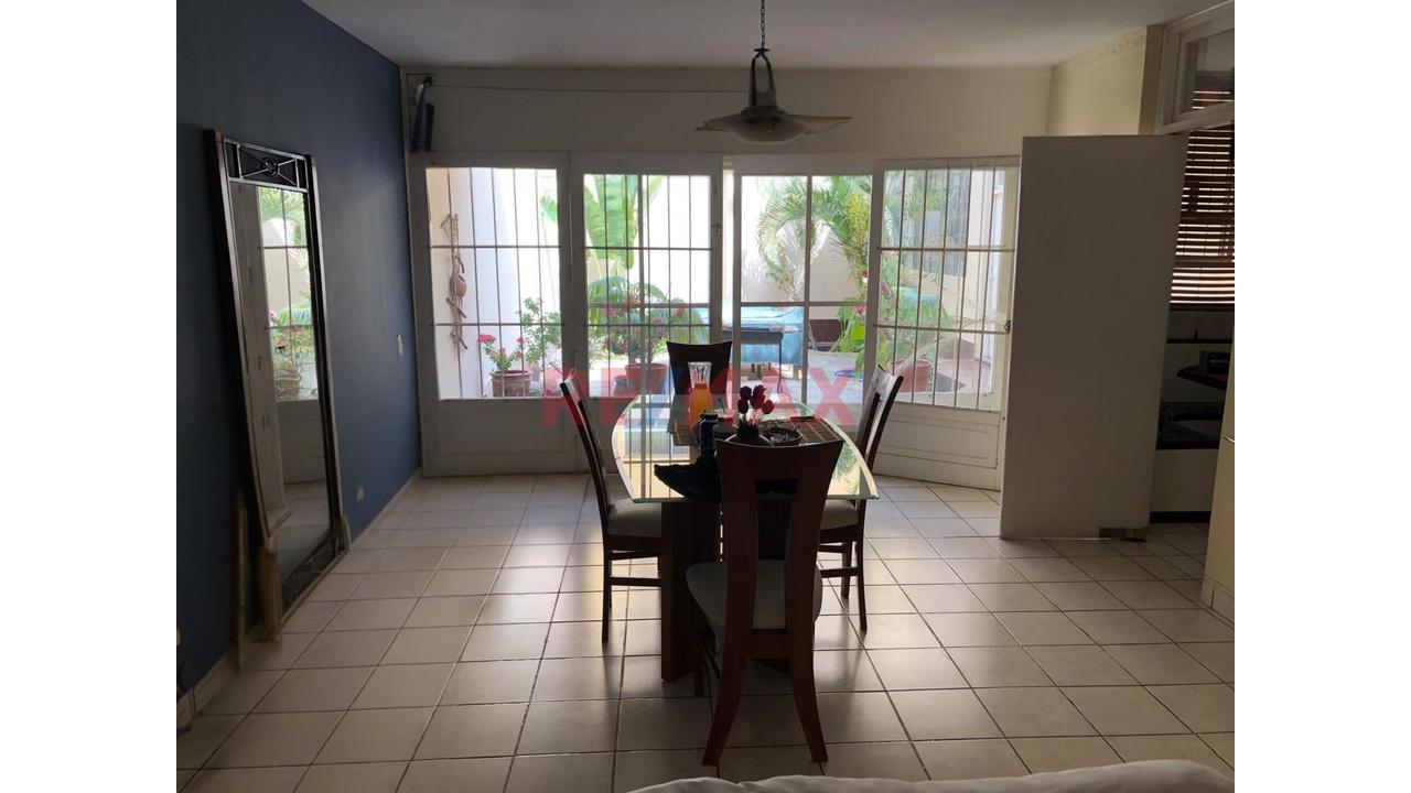 Casa En Venta Miraflores At 301.08 Ac 296 A Una Cuadra Del Parque Quiñones - 12