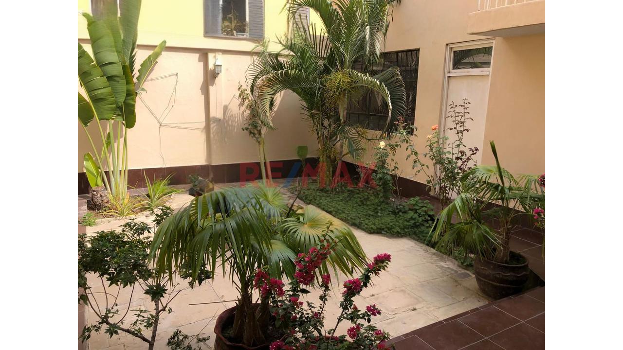 Casa En Venta Miraflores At 301.08 Ac 296 A Una Cuadra Del Parque Quiñones - 4