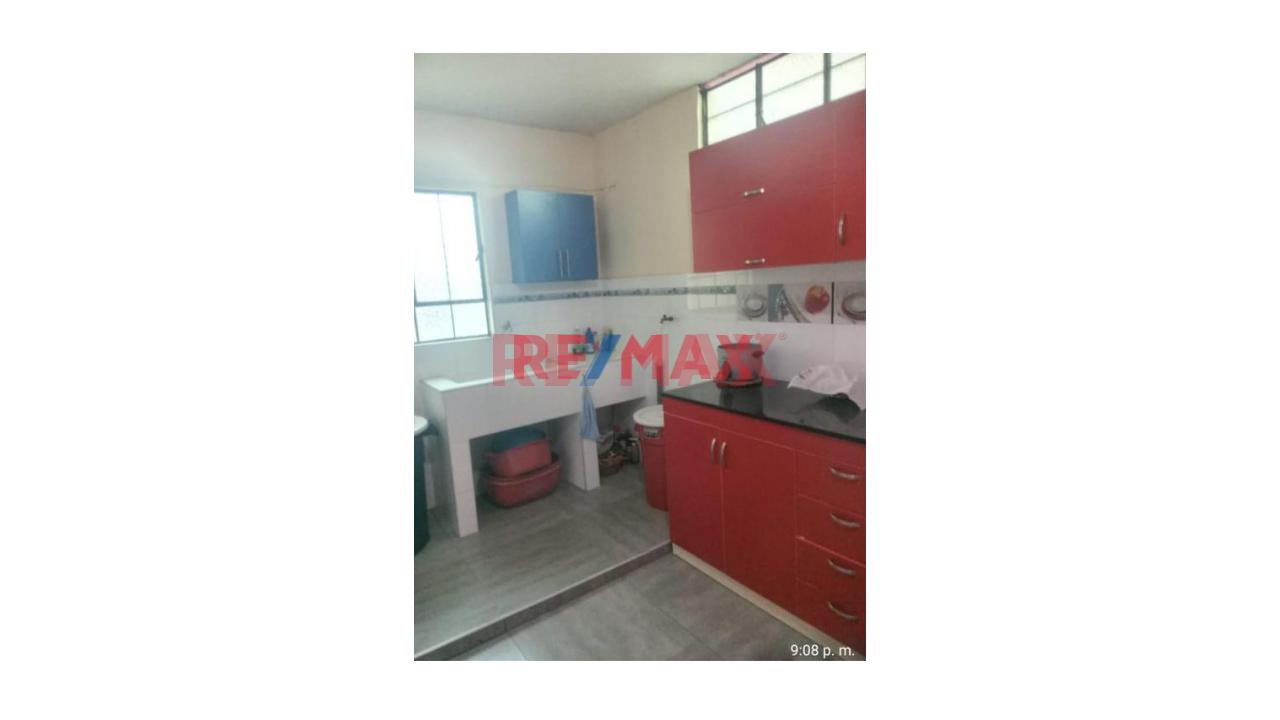 Se Vende Amplio Y Acogedor Duplex Con Azotea Totalmente Techada. - 2