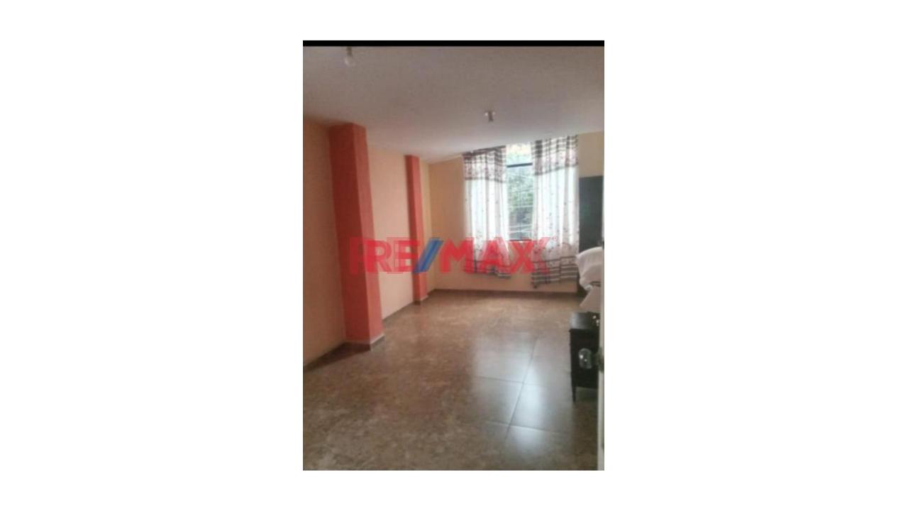Se Vende Amplio Y Acogedor Duplex Con Azotea Totalmente Techada. - 3