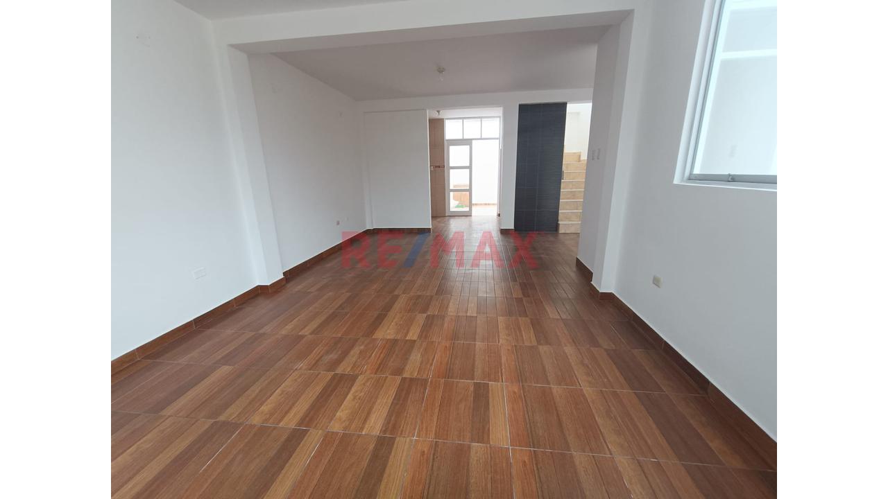 Alquiler De Casa En Exclusivo Condominio De Sunampe - 2